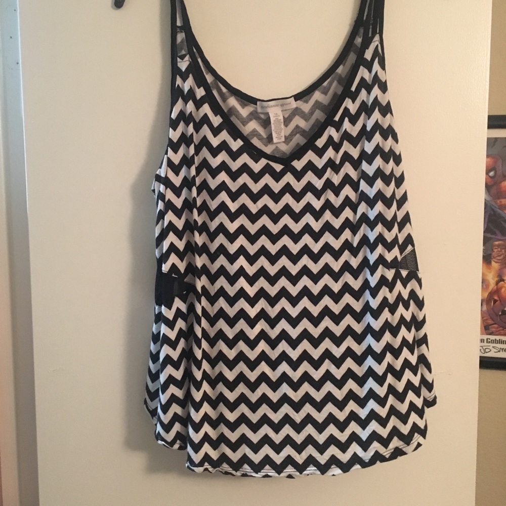 Black and white chevron top